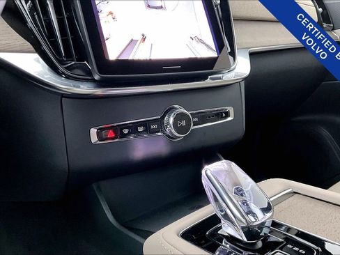 Certified 2025 Volvo XC90 B5 Plus image 8