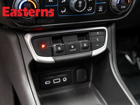 Used 2024 GMC Terrain SLT AWD/4WD image 13
