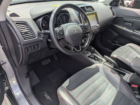 Used 2025 Mitsubishi Outlander Sport SE AWD/4WD image 17