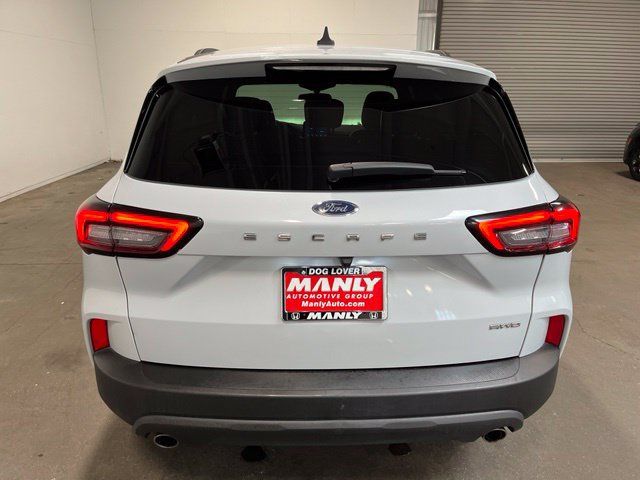 Used 2025 Ford Escape ST-Line Select AWD/4WD image 4