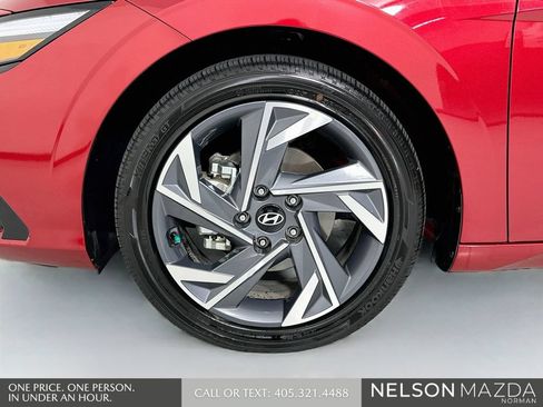 Used 2025 Hyundai Elantra Limited FWD image 33