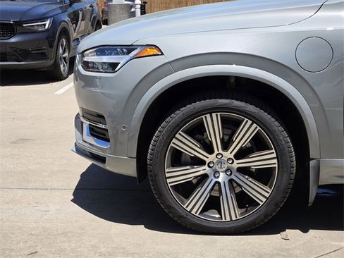 Used 2025 Volvo XC90 T8 Ultra w/ Protection Package Premier image 15