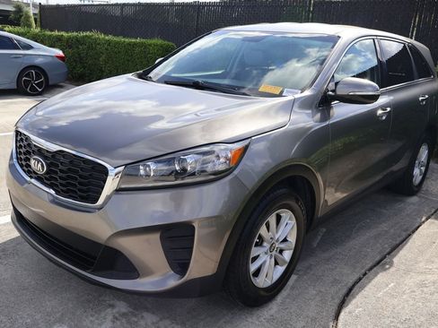 Used 2019 Kia Sorento FWD image 2