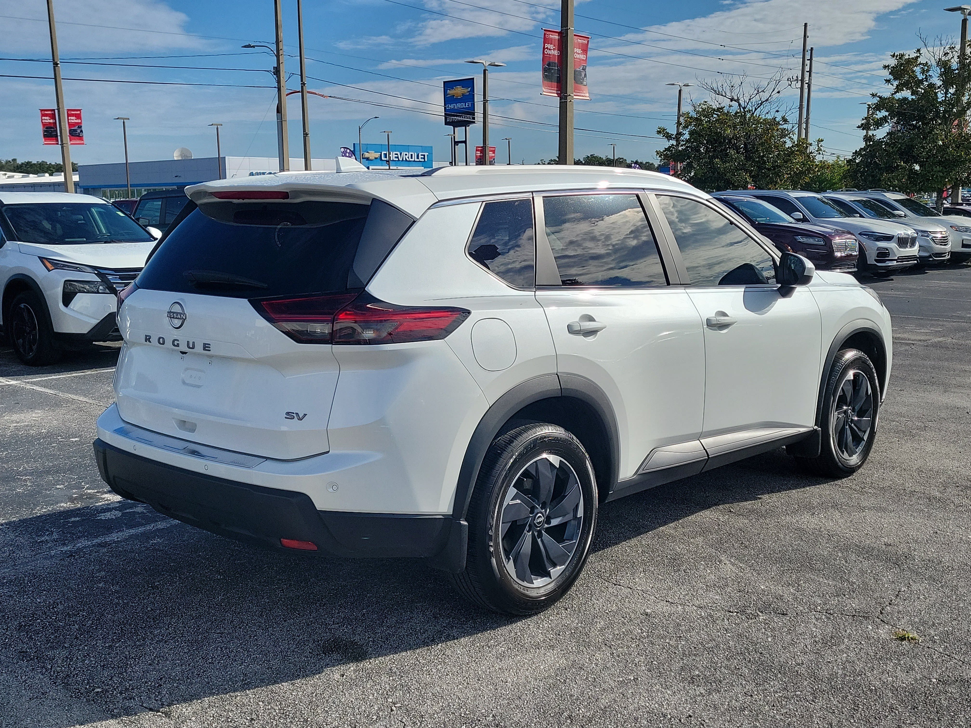 Certified 2024 Nissan Rogue SV w/ SV Premium Package FWD image 4