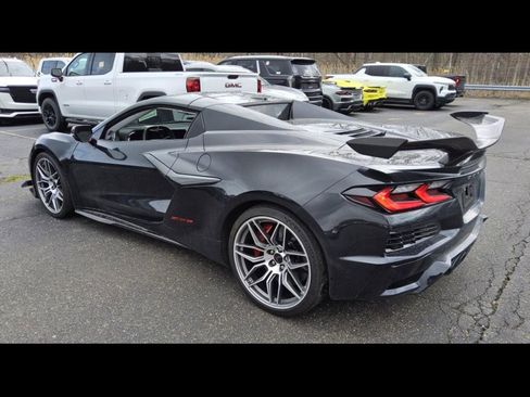Used 2024 Chevrolet Corvette Z06 w/ Z07 Performance Package RWD image 7