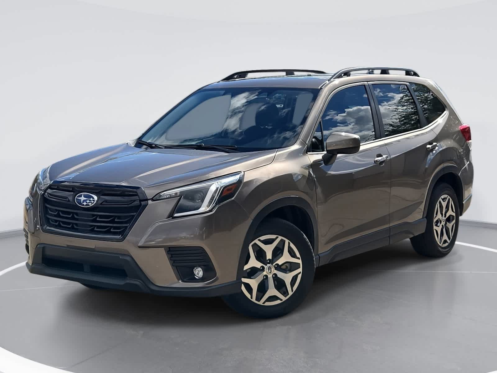 Used 2024 Subaru Forester Premium AWD/4WD image 1