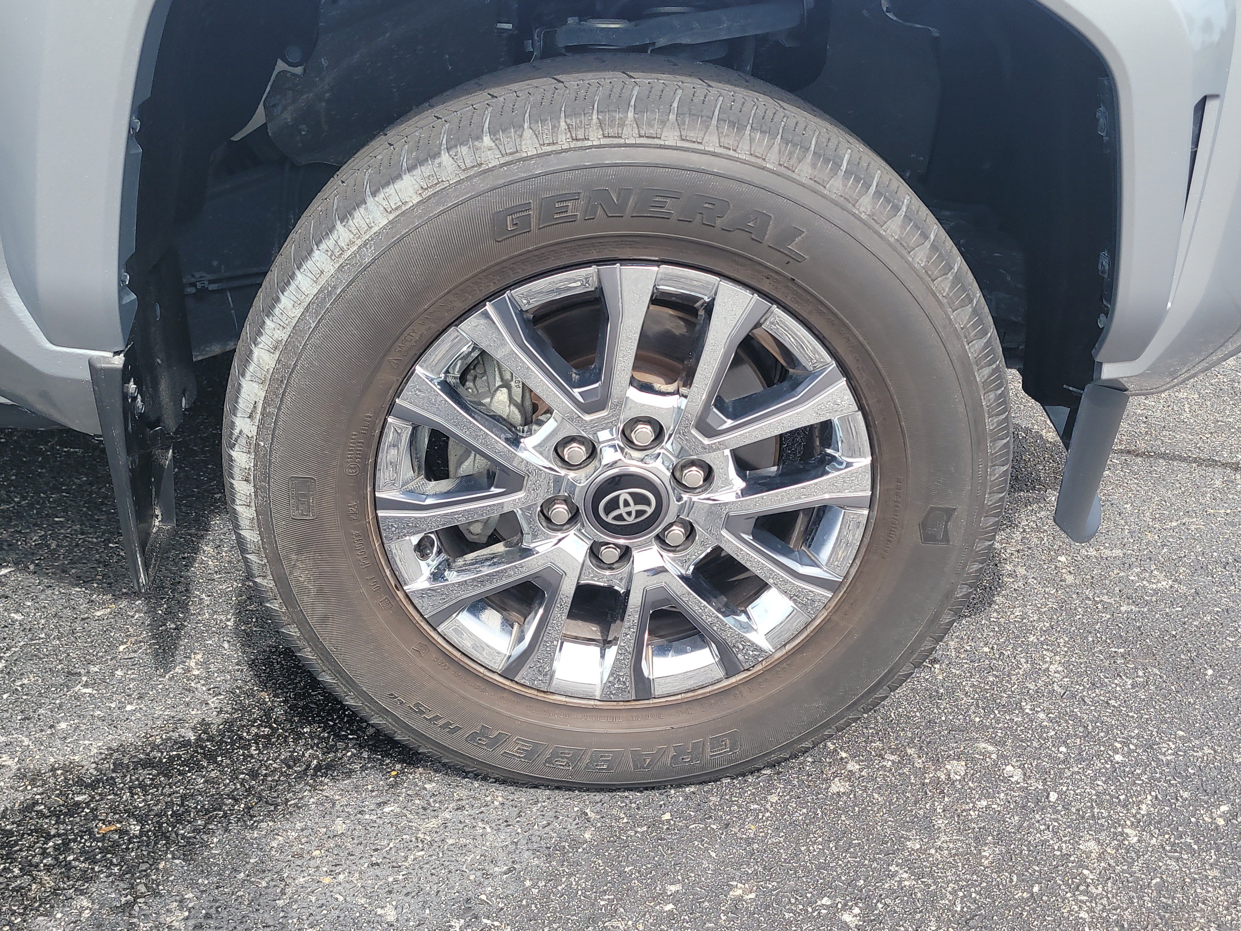 Certified 2024 Toyota Tacoma Limited w/ Limited Package (LT) AWD/4WD image 9