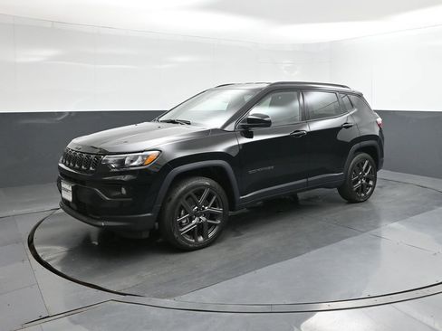 New 2026 Jeep Compass Latitude AWD/4WD image 33