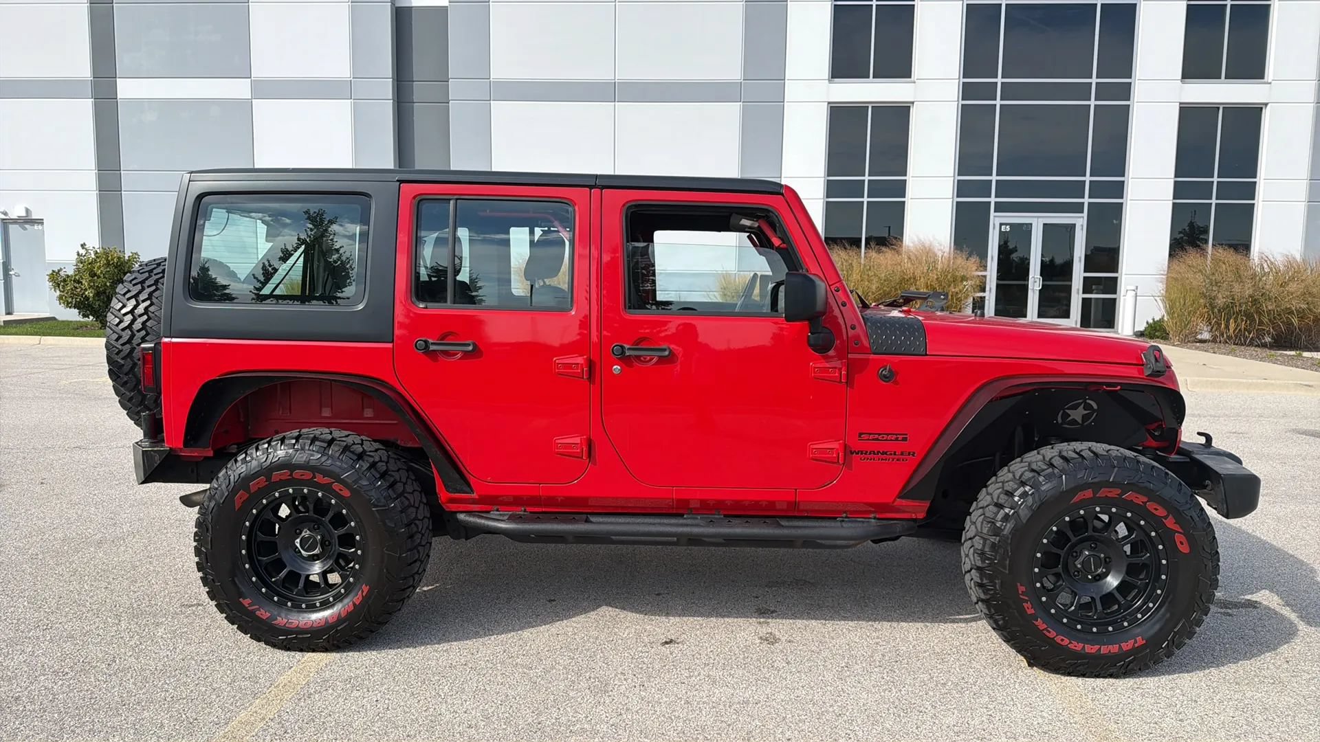 Used 2015 Jeep Wrangler Unlimited Sport w/ Connectivity Group AWD/4WD image 4