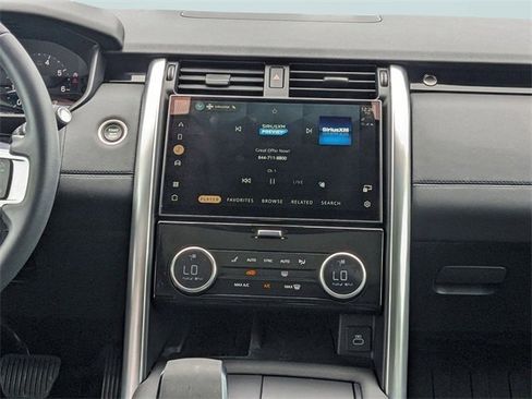 Used 2024 Land Rover Discovery S image 24