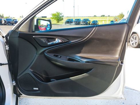 Used 2018 Chevrolet Malibu LT w/ True North Edition FWD image 22