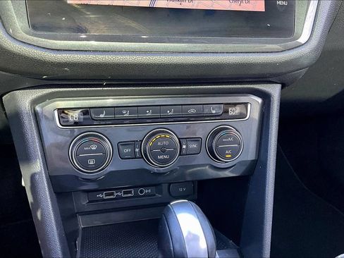 Used 2019 Volkswagen Tiguan SEL FWD image 16