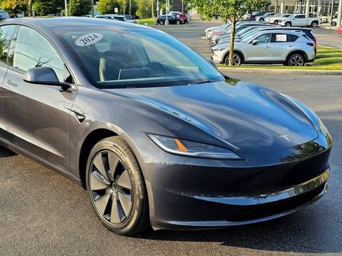 Used 2024 Tesla Model 3 Standard Range RWD image 2