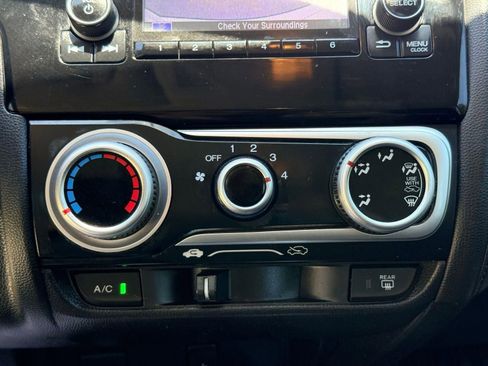 Used 2019 Honda Fit LX image 34