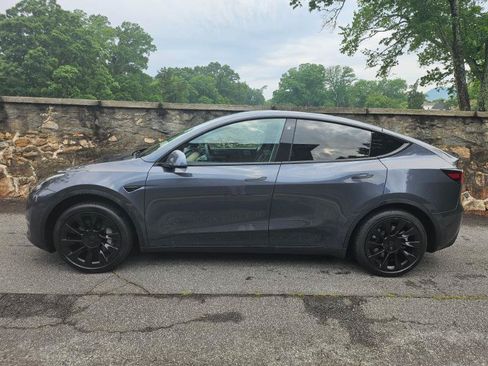 Used 2022 Tesla Model Y Long Range AWD/4WD image 8