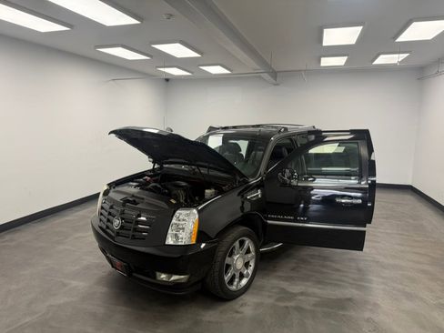 Used 2008 Cadillac Escalade EXT AWD/4WD image 30