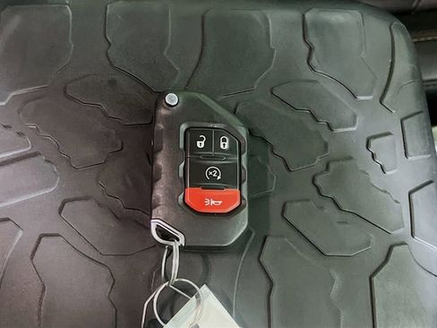 Used 2022 Jeep Wrangler Unlimited Rubicon w/ Trailer Tow Package image 33