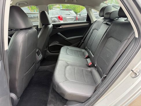 Used 2013 Volkswagen Passat 2.5 S FWD image 12