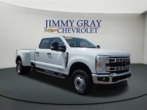 Used 2024 Ford F350 XLT image 1