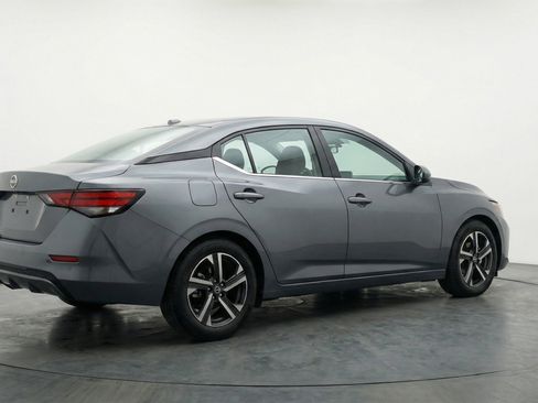 Used 2025 Nissan Sentra SV image 9