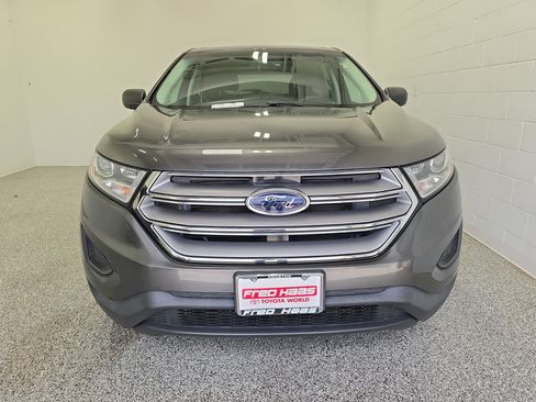 Used 2018 Ford Edge SE FWD image 3