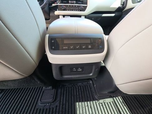 Used 2022 Nissan Pathfinder SL image 24