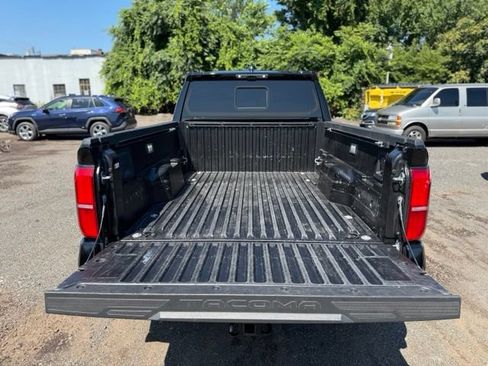 Used 2024 Toyota Tacoma TRD Sport w/ TRD Sport Premium Package AWD/4WD image 11