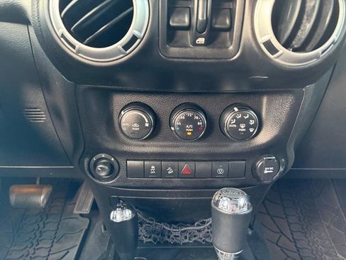 Used 2013 Jeep Wrangler Unlimited Sahara w/ Connectivity Group image 26