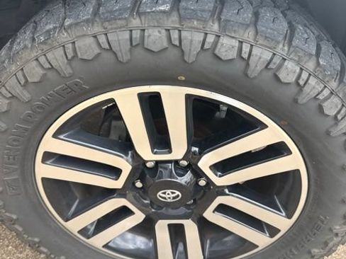 Used 2017 Toyota 4Runner Limited AWD/4WD image 16