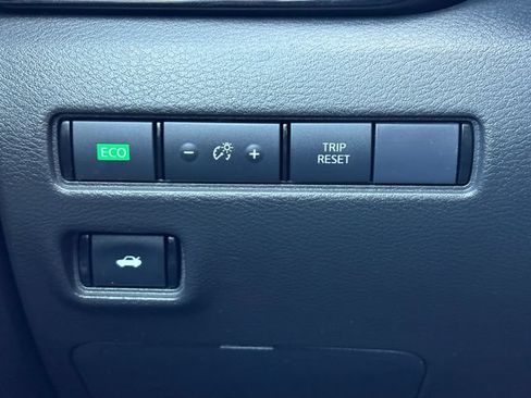 Used 2023 Nissan Sentra SV FWD image 23