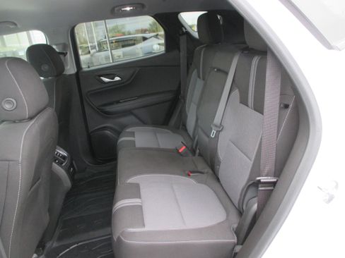 Used 2024 Chevrolet Blazer LT w/ Convenience Package FWD image 11