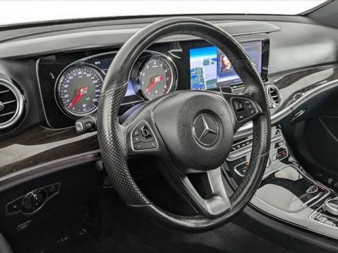 Used 2017 Mercedes-Benz E 300 4MATIC image 27