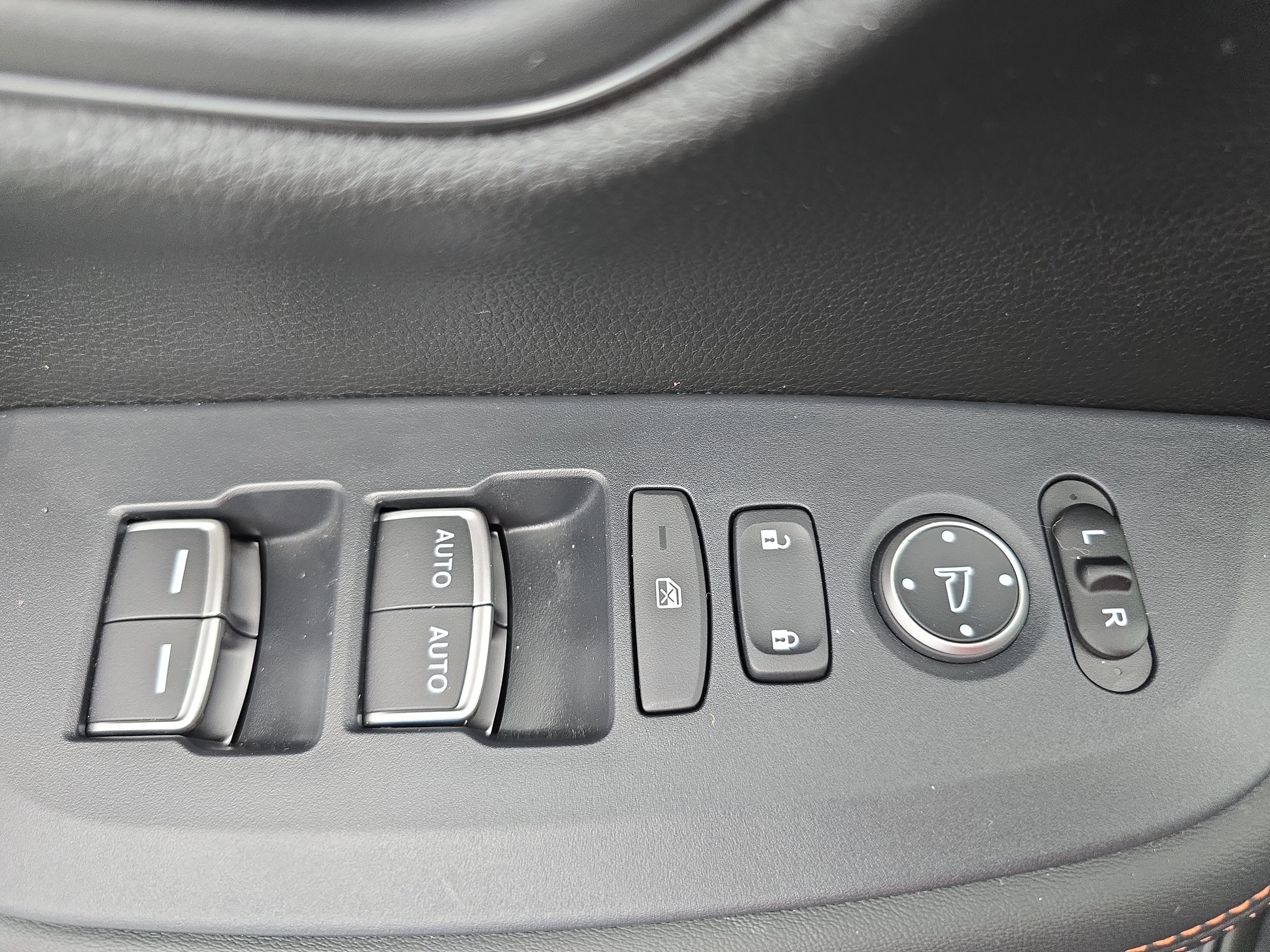 Used 2025 Honda HR-V Sport image 27
