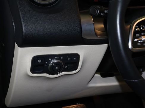 Used 2022 Mercedes-Benz GLB 250 4MATIC image 27