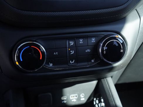 Used 2023 Chevrolet TrailBlazer LT AWD/4WD image 20