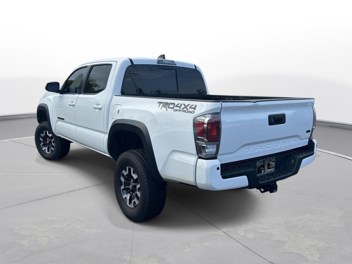 Certified 2020 Toyota Tacoma TRD Off-Road w/ TRD Premium Off Road Package AWD/4WD image 8
