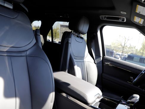 New 2026 Land Rover Range Rover Sport Dynamic SE AWD/4WD image 12