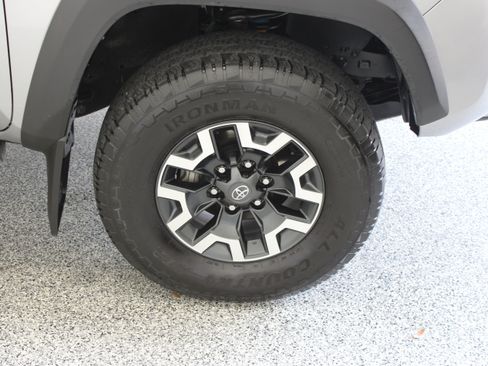 Used 2021 Toyota Tacoma TRD Off-Road AWD/4WD image 5