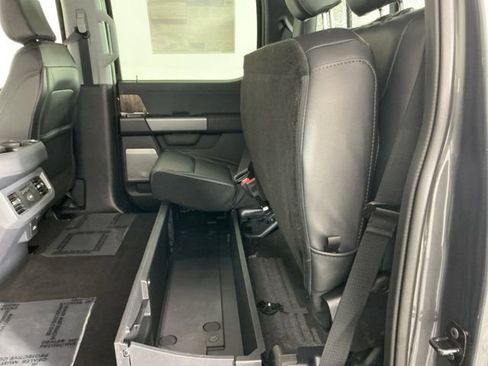 New 2026 Ford F250 Lariat w/ Black Appearance Package image 32
