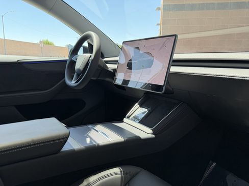 Used 2026 Tesla Model Y 2WD image 46