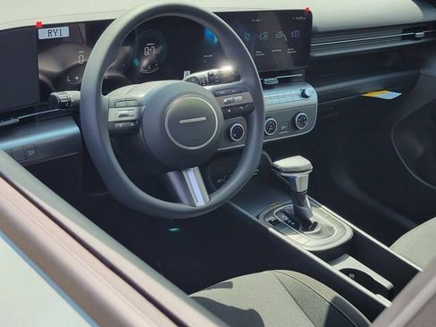 New 2027 Hyundai Kona SE FWD image 5
