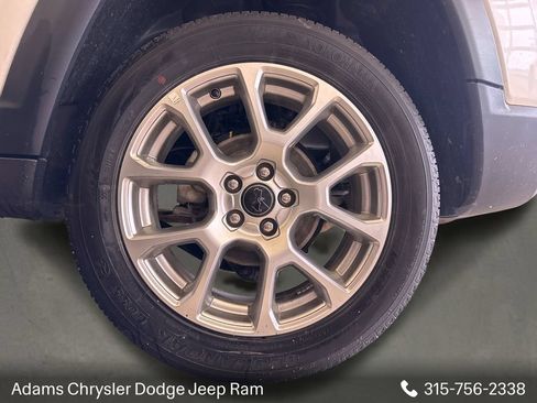 Used 2025 Jeep Compass Limited AWD/4WD image 22