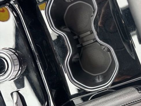 Used 2023 Jeep Grand Cherokee Limited image 37