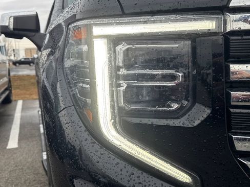 Used 2023 GMC Sierra 1500 SLT image 22