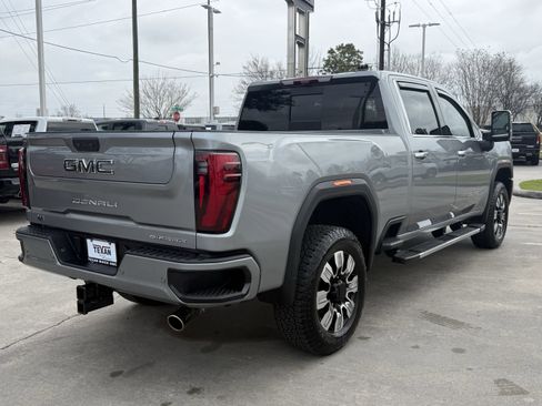 Used 2025 GMC Sierra 2500 Denali w/ Denali Reserve Package image 5