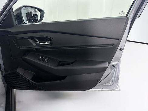 Used 2025 Honda Accord SE image 31
