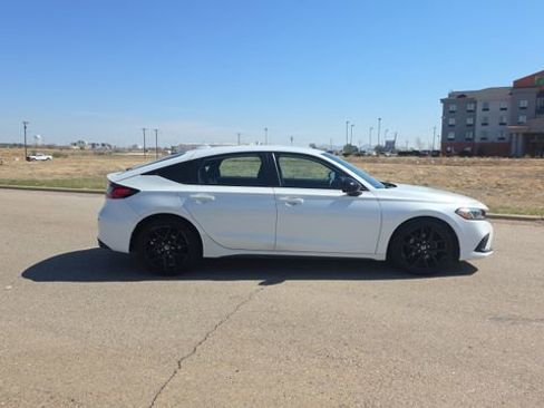 Used 2022 Honda Civic Sport image 5