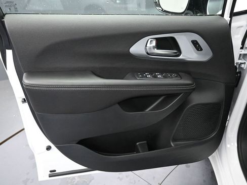 New 2026 Chrysler Pacifica Limited w/ S Appearance Package image 21