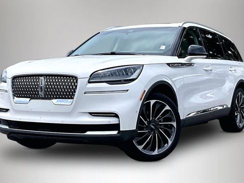 Used 2023 Lincoln Aviator Reserve w/ Equipment Group 201A AWD/4WD image 2