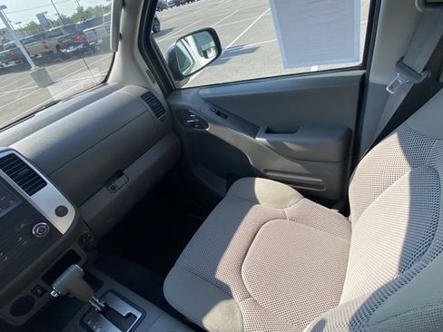 Used 2019 Nissan Frontier SV image 26